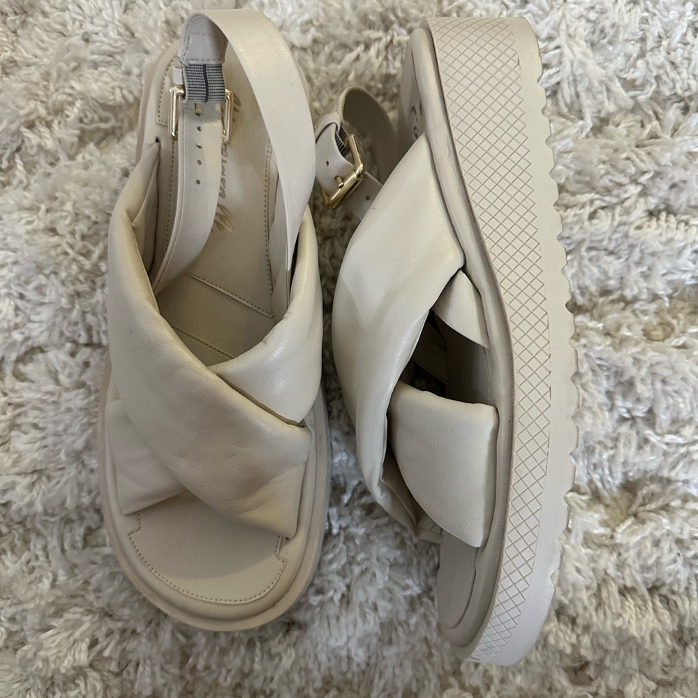 L’intervalle Cream Women's Sandals